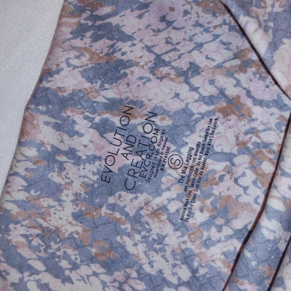 𝅺Evolution And Creation Snake Skin Print High Waist Leggings - Picture 4 of 4